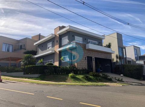 Casa Alto Padrão com Vista Permanente para Bosque e Piscina