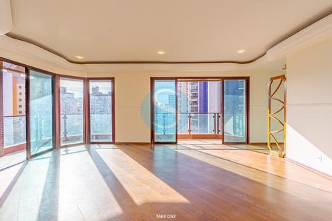 Apartamento com 233 m² no Cambuí | 3 Suítes | Andar Alto | 3 Vagas | Planta Ampla